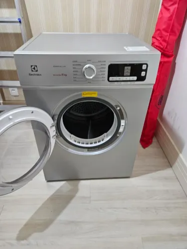 Secadora de Roupa Electrolux Essential Care 11kg STH11