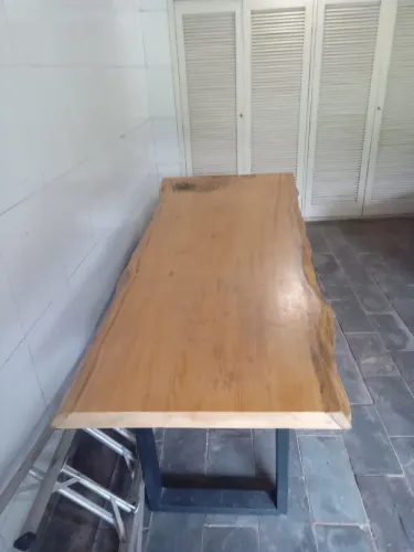 Mesa madeira lei