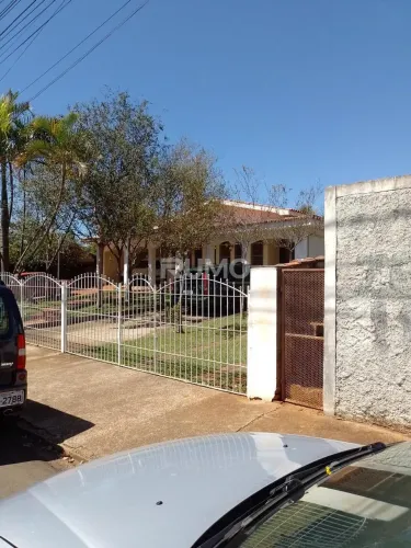 Casa à venda em Santo Antônio de Posse, Centro, com 4 quartos, com 300 m²