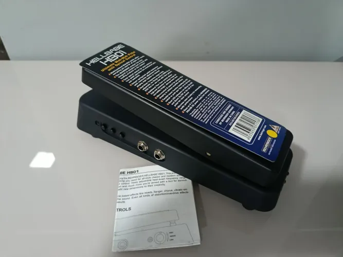 Pedal de Wah- wah Behringer HELBABE para guitarra