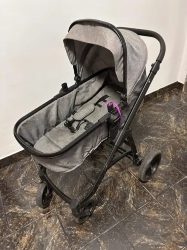 Carrinho de bebê Voyage - sentado e moisés