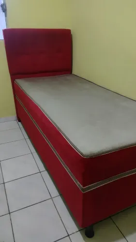 Cama com cabiceira 