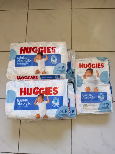 Fraldas Huggies rápida absorção