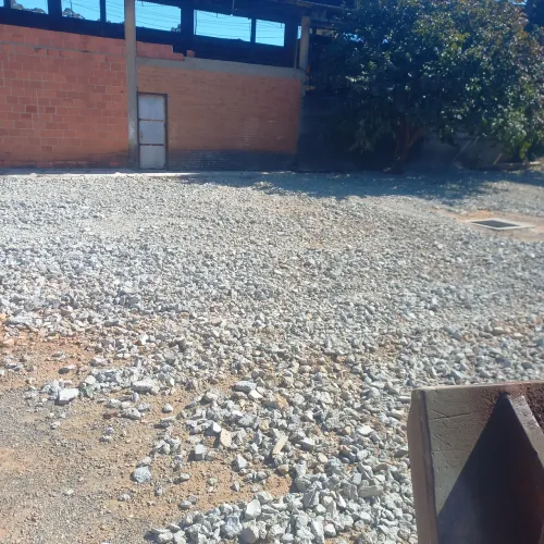 Material reciclado para manutenção de estradas rurais estacionamentos base de piso
