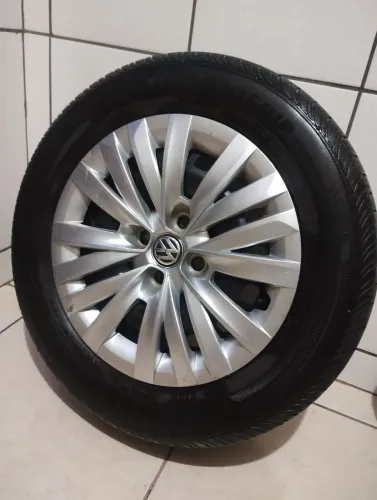 Rodas 15 ( de aço ) originais VW + calotas