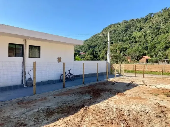 pousada semi mobiliado na praia da pinheira