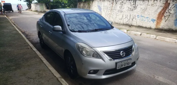 Nissan Versa SL 1.6 16V Flex Fuel 4P Mec. 2012