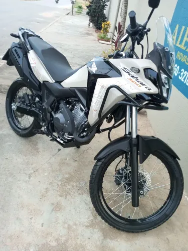 Sahara 300 adv 2.400 só 36.900