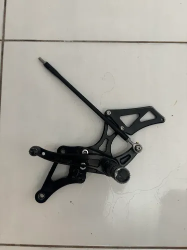 Pedaleira esportiva ajustável bullet
