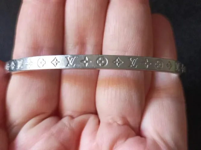 Bracelete LV nanogram em aço