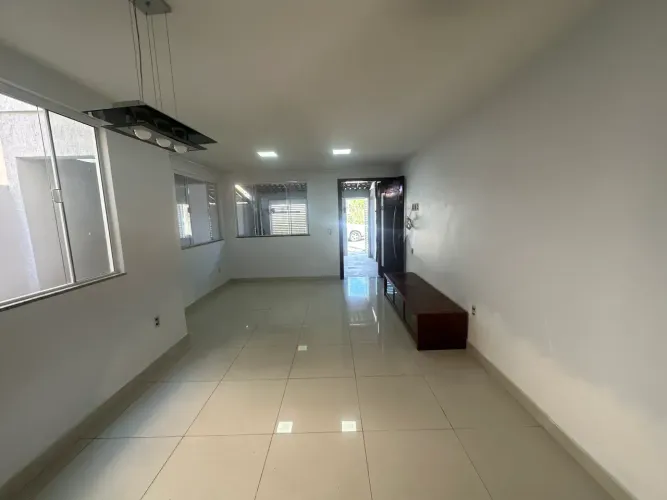 Imóvel para aluguel e venda tem 170 metros quadrados com 3 quartos