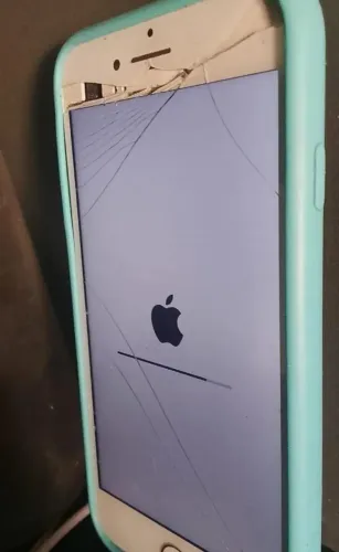 Celular iPhone 7 memória gigante funcionando total ( só precisa de um carregador) $&#*