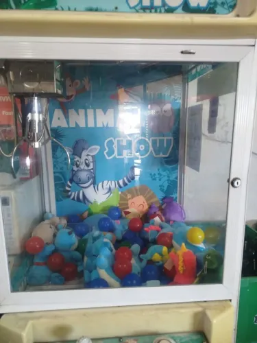 Máquina de Bichos de Pelúcia Nova