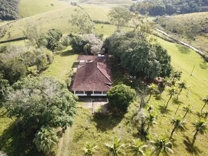 FAZENDA PRODUTIVA EM CACHOEIRAS DE MACACU