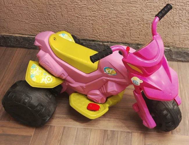 Moto elétrica infantil 