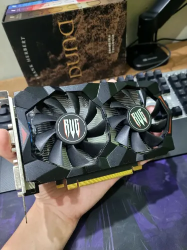 Placa de Vídeo GTX 550 Ti 4GB GDDR5