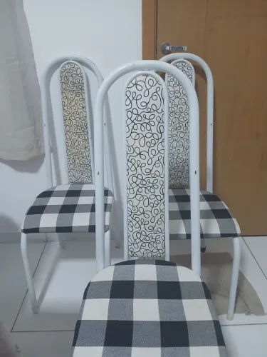 VENDO 4 CADEIRAS DE FERRO