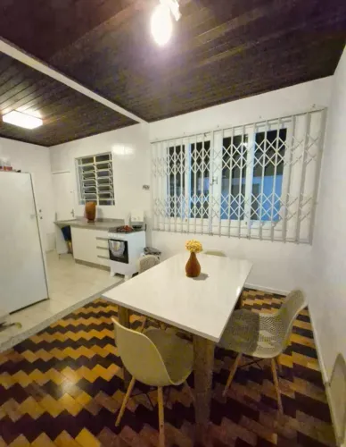 Quarto feminino em frente à UFSC