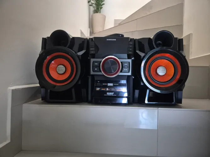 Samsung MX-D630 (da linha Giga Sound Pro)