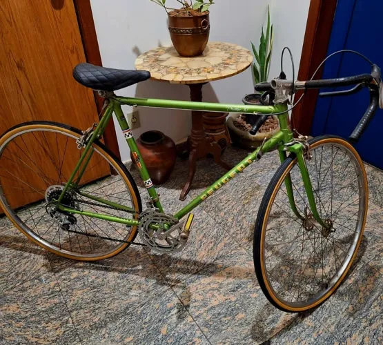 Rara Bicicleta Peugeot na cor verde década de 80