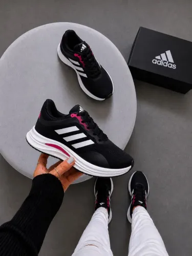 Adidas Sport vieram na cor preta com branco e branco gelo com detalhe pink 34 ao 39