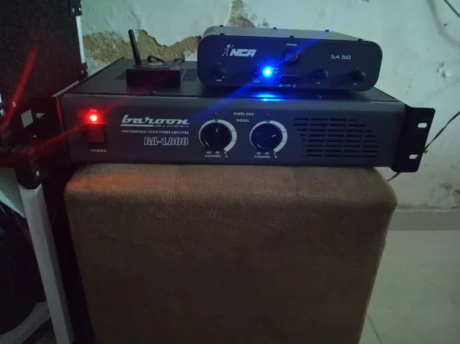 Amplificador de som BA 1800, super conservada.