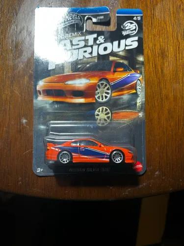 Carrinho Hot Wheels Nissan Silvia S15 Graphic Remix