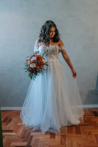VESTIDO DE NOIVA - USADO UMA ÚNICA VEZ