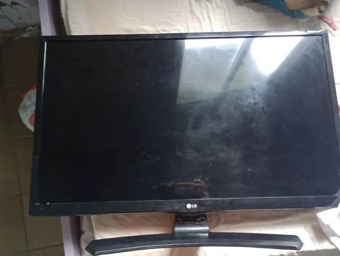 Tv smart display queimado. Pra retirar r peças.