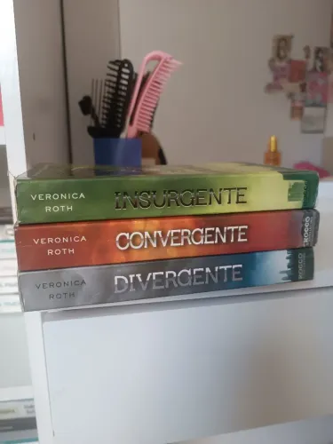 Livros da saga Divergente 