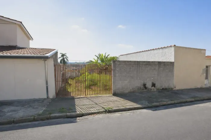 Vende-se Terreno em Vila Maria - São José dos Campos/SP