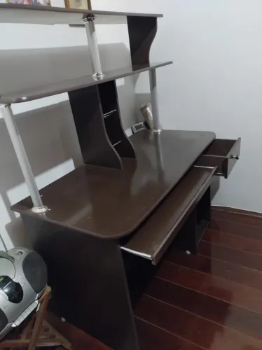 Escrivaninha grande para escritório