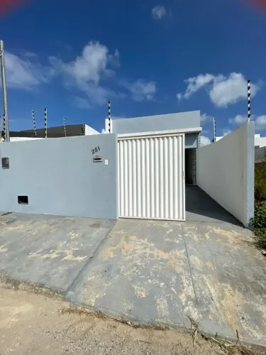 Casa nova para alugar com 3 quartos no Ligeiro, próximo a BR Polo Shopping.
