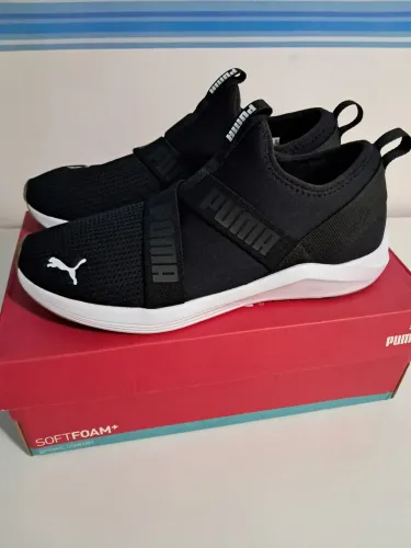 Tênis Puma slip on.   -     39