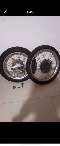 Vendo pneu dianteiro e traseiro da moto tornado 250 nova sem detalhes