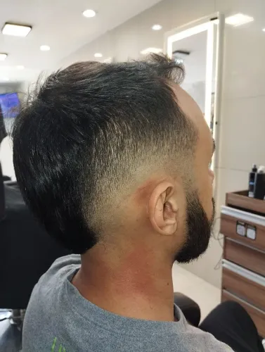 Cortes e visagismo a partir de 70 a domicílio ou disponível para agendamento na barbearia