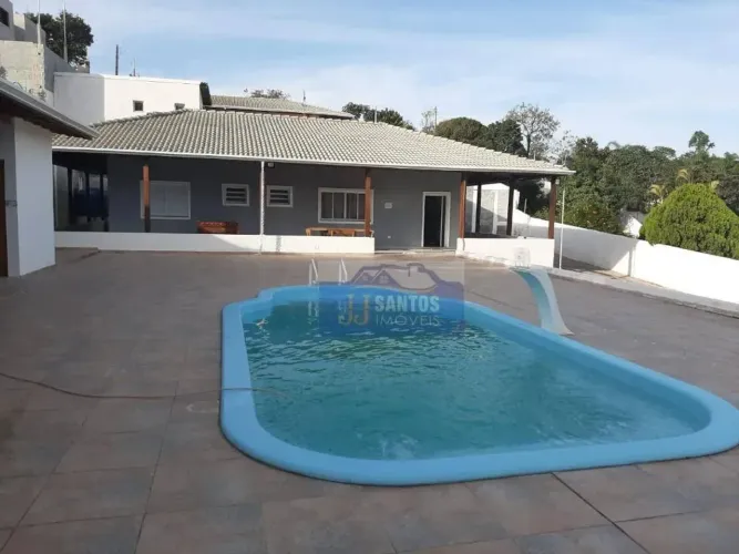 Linda casa térrea para veraneio ou moradia em Santa Isabel !