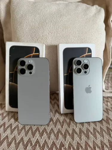Vendo dois iPhones 16 pro Max 256GB