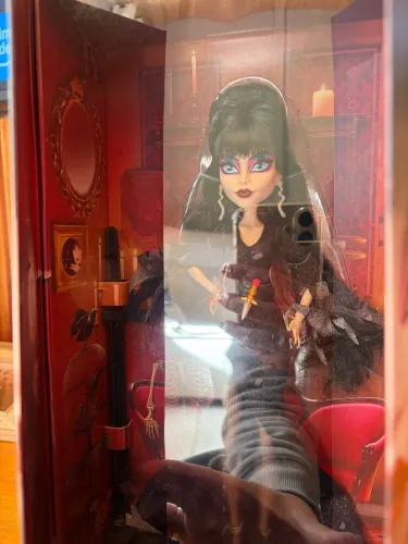 Boneca Monster high Skullector Elvira