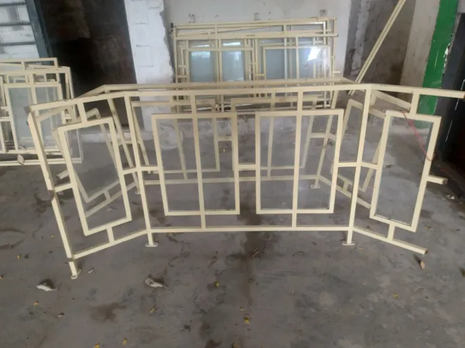 Parapeito de ferro com vidros