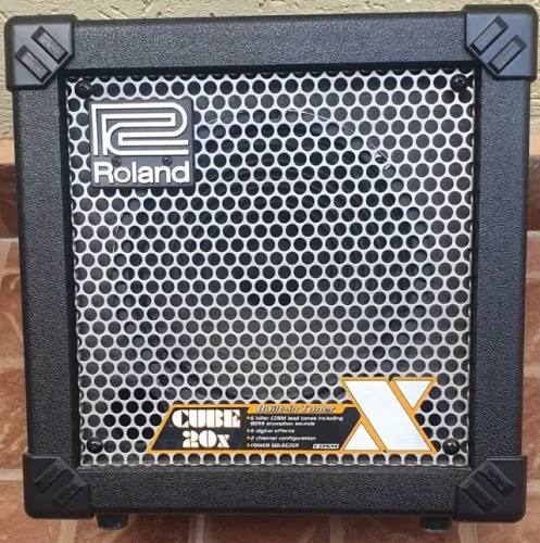 Amplificador Roland Cube 20x. 220V.