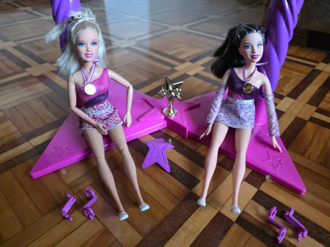 Raro Set Barbie Ginastas Acrobatas (Duo) - MECANISMO 100% E COMPLETO + Acessórios