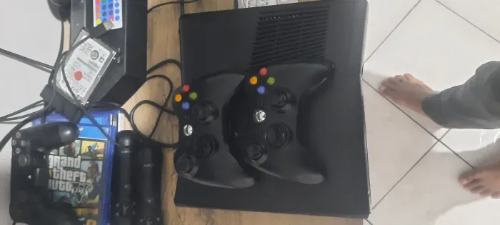 VENDO XBOX 360 COM HD COM JOGOS