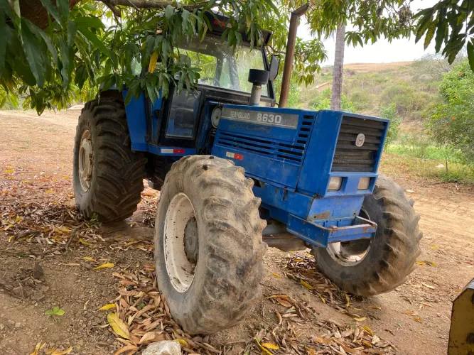 Trator Newholland 8630 cabinado 2002