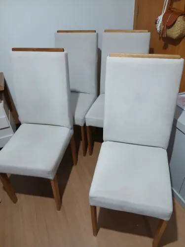 Vendo 4 Cadeiras Estofadas