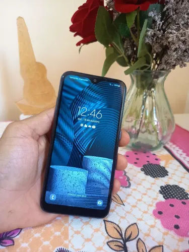 Samsung Galaxy A01 Usado - Celular Barato para o Dia a Dia