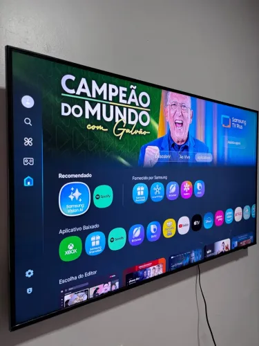 Smart tv Samsung 50 polegadas 4k, comando de voz, borda infinita.