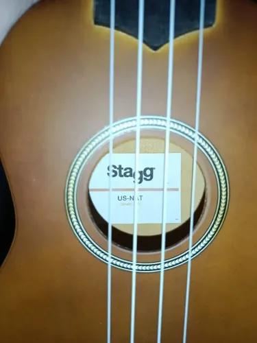 Ukulele Soprano Stagg US-NAT (Com Capa)