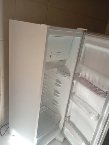 Geladeira semi nova 