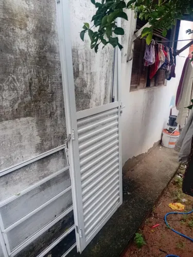 Portão de alumínio
